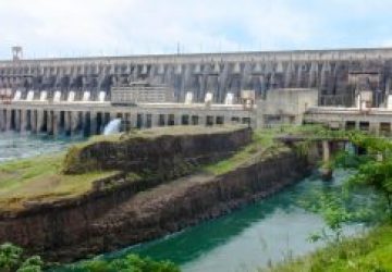 Governo federal assina decreto que suspende reajuste de 6% na tarifa de Itaipu