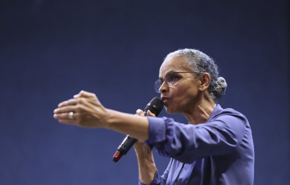 Marina Silva apoia carta da COP 30 que propõe que Brasil se distancie do uso de combustíveis fósseis